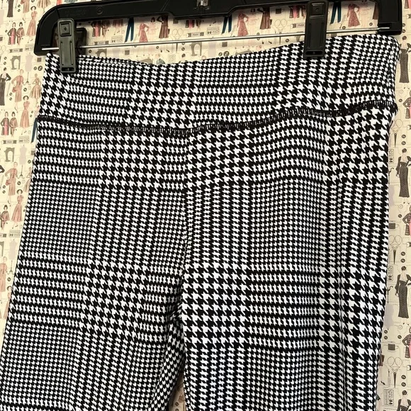 NW Argyle leggings 🖤 - Picture 5 of 5